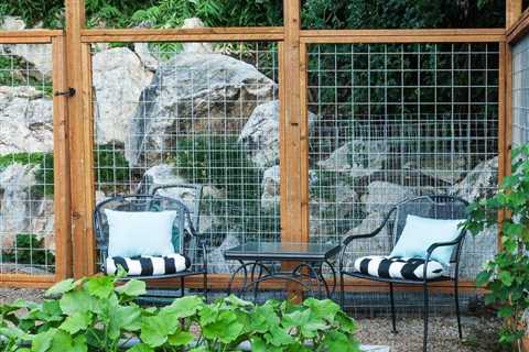 10 Inspiring Garden Fences