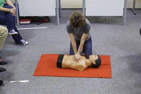 Where to learn CPR: Find a first aid course