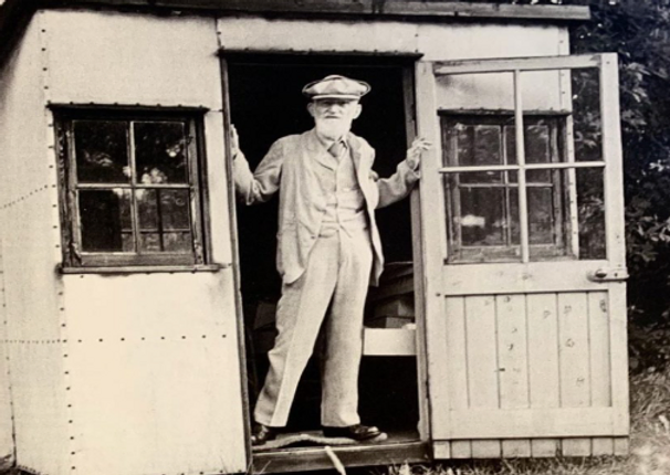 George Bernard Shaw’s Famous Writing Hut, Which Could Be Rotated 360 Degrees to Catch the Sun All..