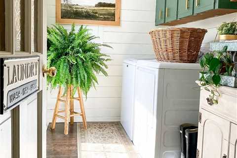 10 Charming Farmhouse Laundry Room Ideas