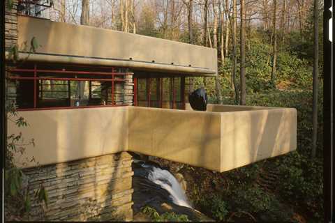 130+ Photographs of Frank Lloyd Wright’s Masterpiece Fallingwater