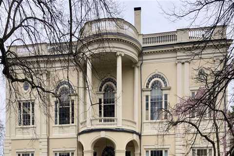 The Impact of Friends of the Library Groups in Hampden County, Massachusetts